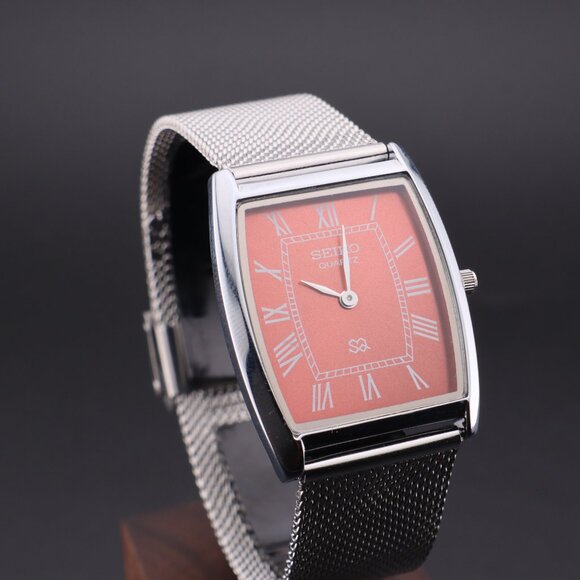 Vintage Seiko Slim Tonneau Tank Quartz Gentlemen's Wrist Watch  - FREE SHIPPING - Picture 1 of 14